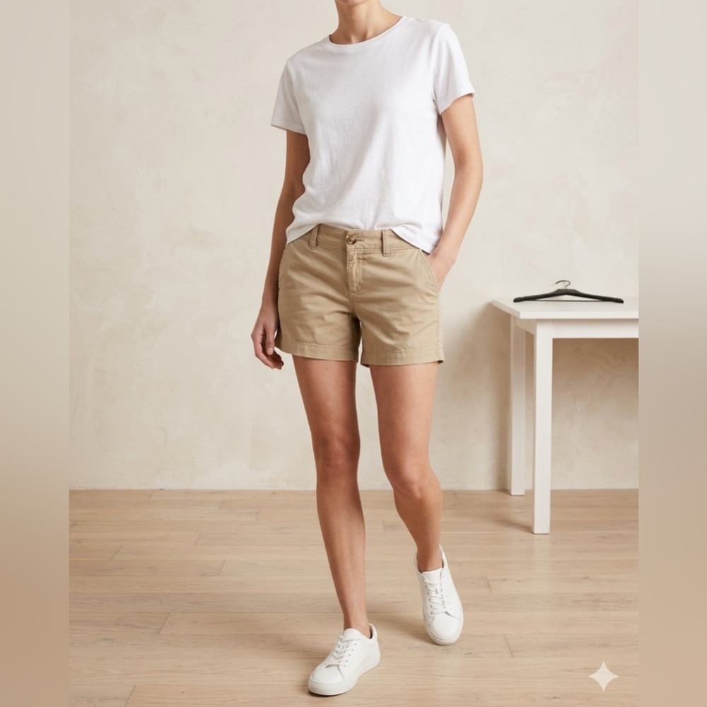 Old Navy Everyday Khaki Chino Shorts Size 2 Stretch Cotton Tan 4-Pocket